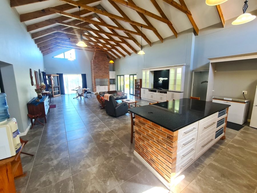 5 Bedroom Property for Sale in Noorsekloof Eastern Cape
